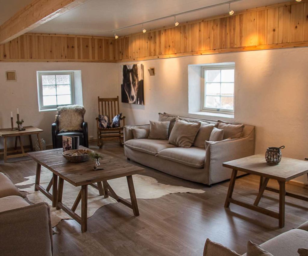 husky-lodge01